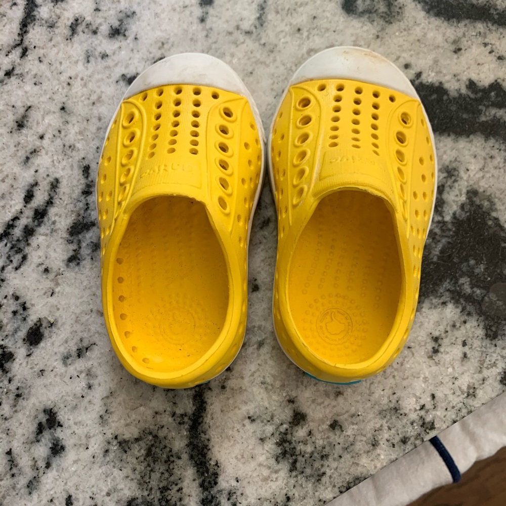 Native slip ons infant size 4